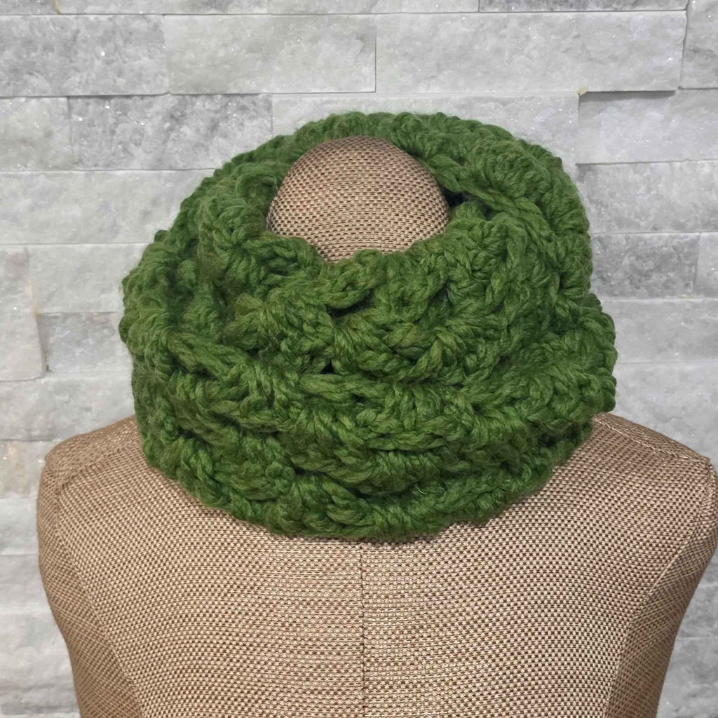Soft & Snuggly Crochet Cowl - Thick Wool for Winter!