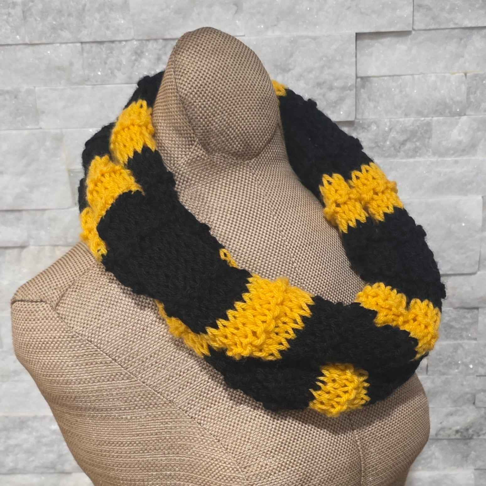 Go-Team - Infinity Scarf - Soft, Everyday Wear